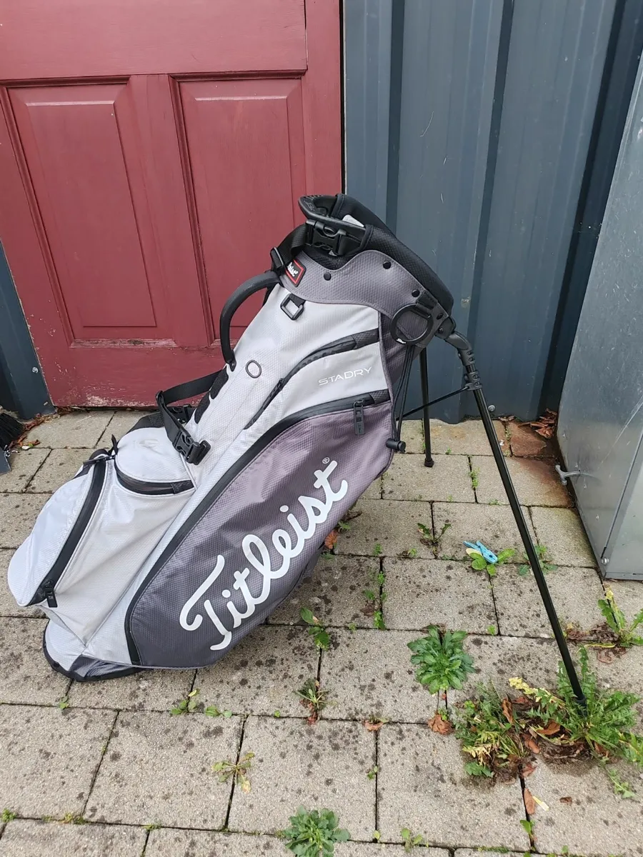 Titleist Stadry Stand Bag - Image 1