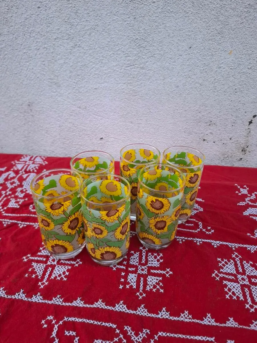 6 sunflowers glasses postage possible - Image 1