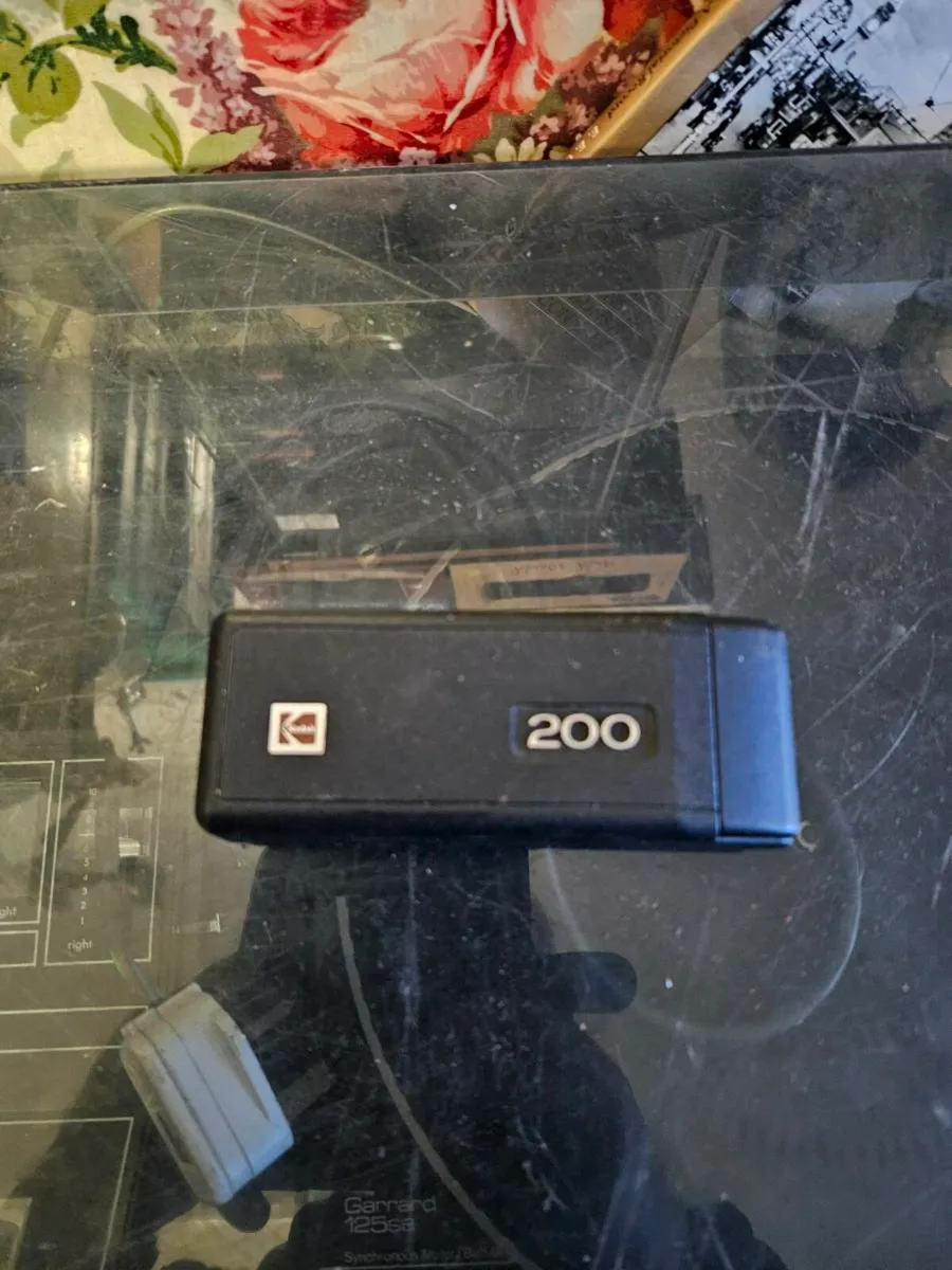 Vintage Retro Camera - Image 1