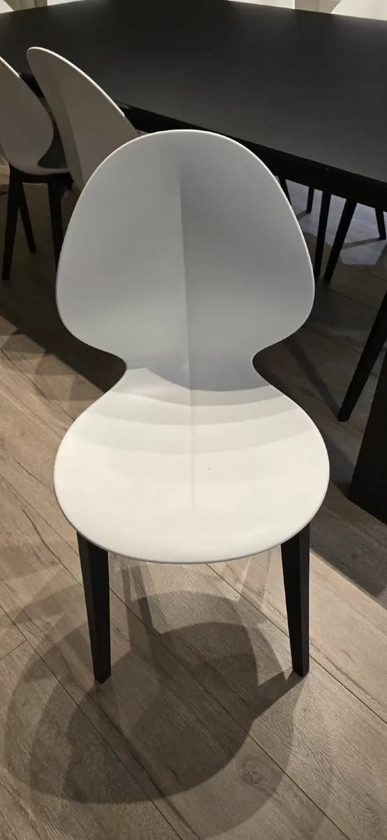 Dining Table and Chairs - Image 3