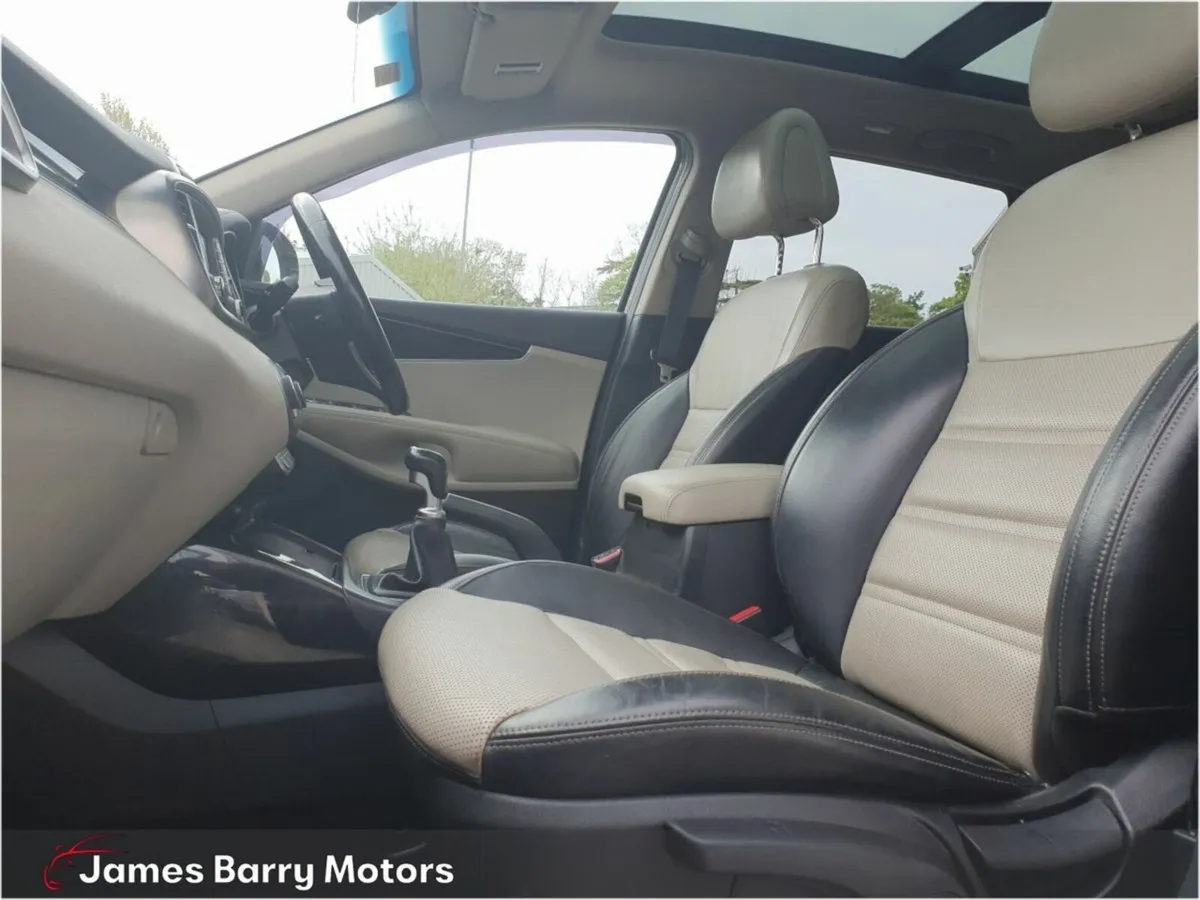 Kia Sorento 2.2 7 SEATER  Platinum AWD - Image 4