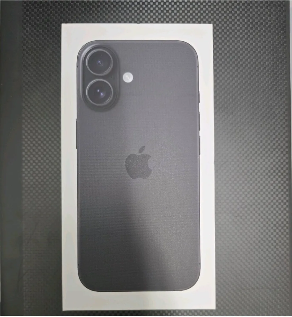 iPhone 16 128GB - Image 1