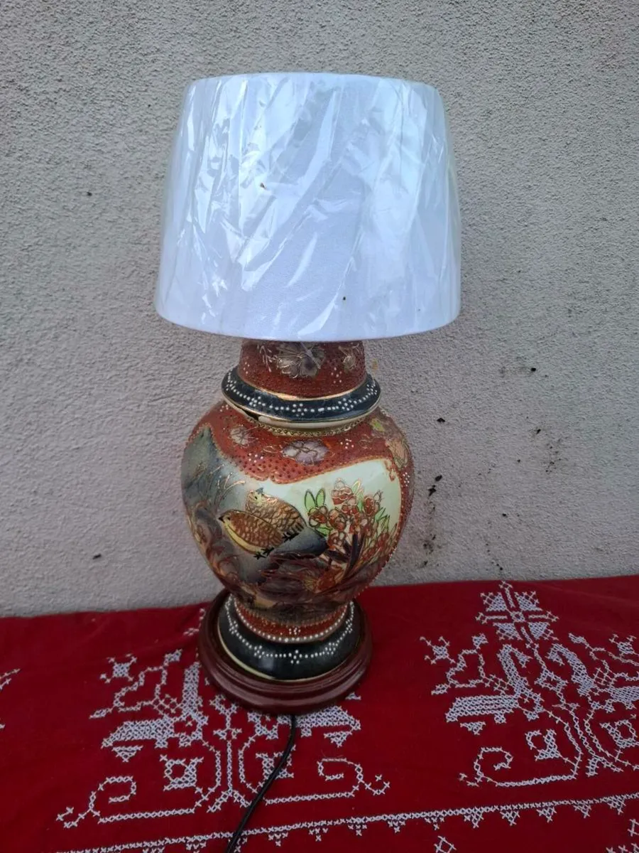 Asian porcelain lamp - Image 2