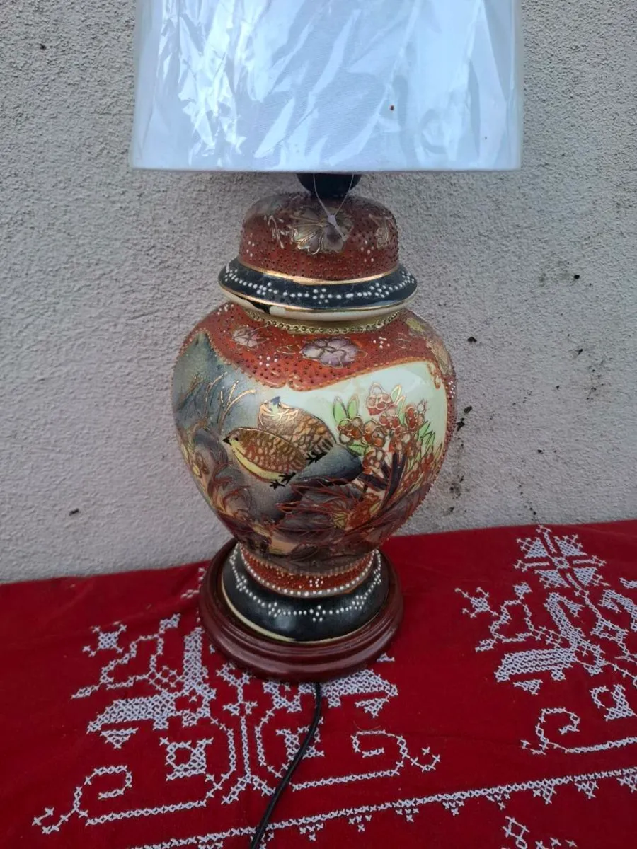 Asian porcelain lamp - Image 3
