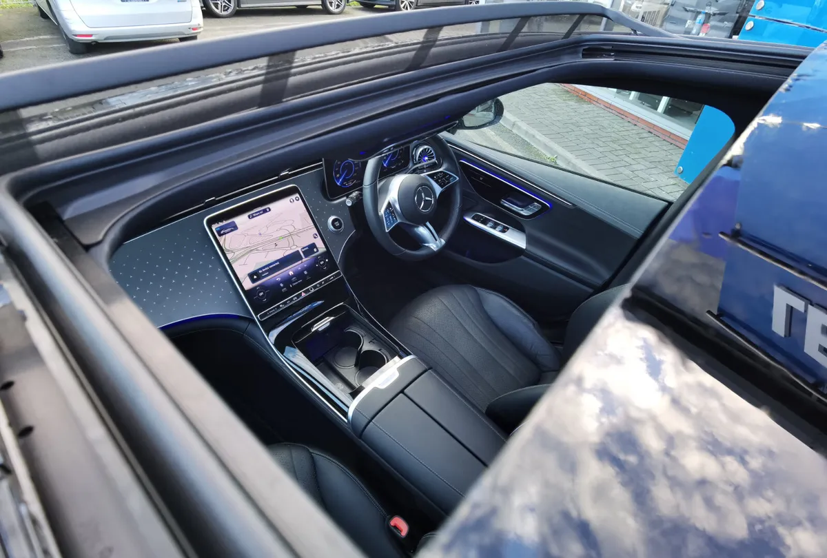 MERCEDES-BENZ EQE 96KWH AMG LINE EXTERIOR *SUNROOF - Image 2