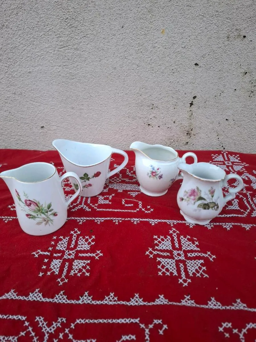 4 vintage milk jugs postage possible - Image 1