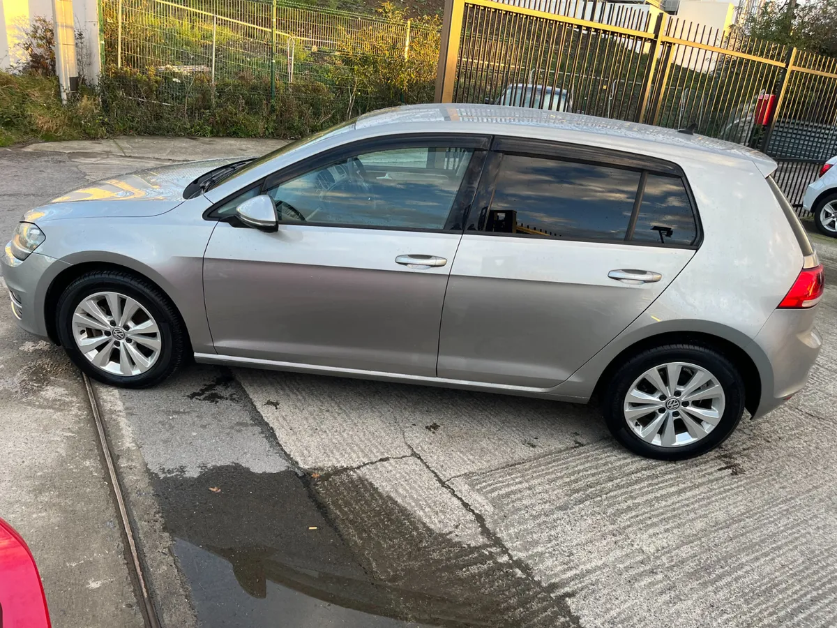 VOLKSWAGEN GOLF 2016, 1.2 TSI 5DR AUTO LOW KMS - Image 4