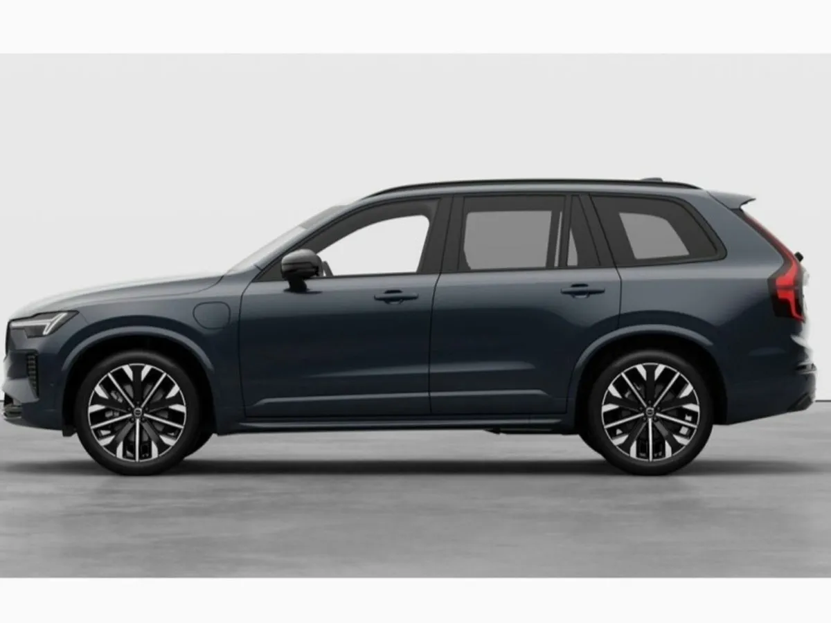 Volvo XC90 T8 PHEV Plus Dark - Image 2