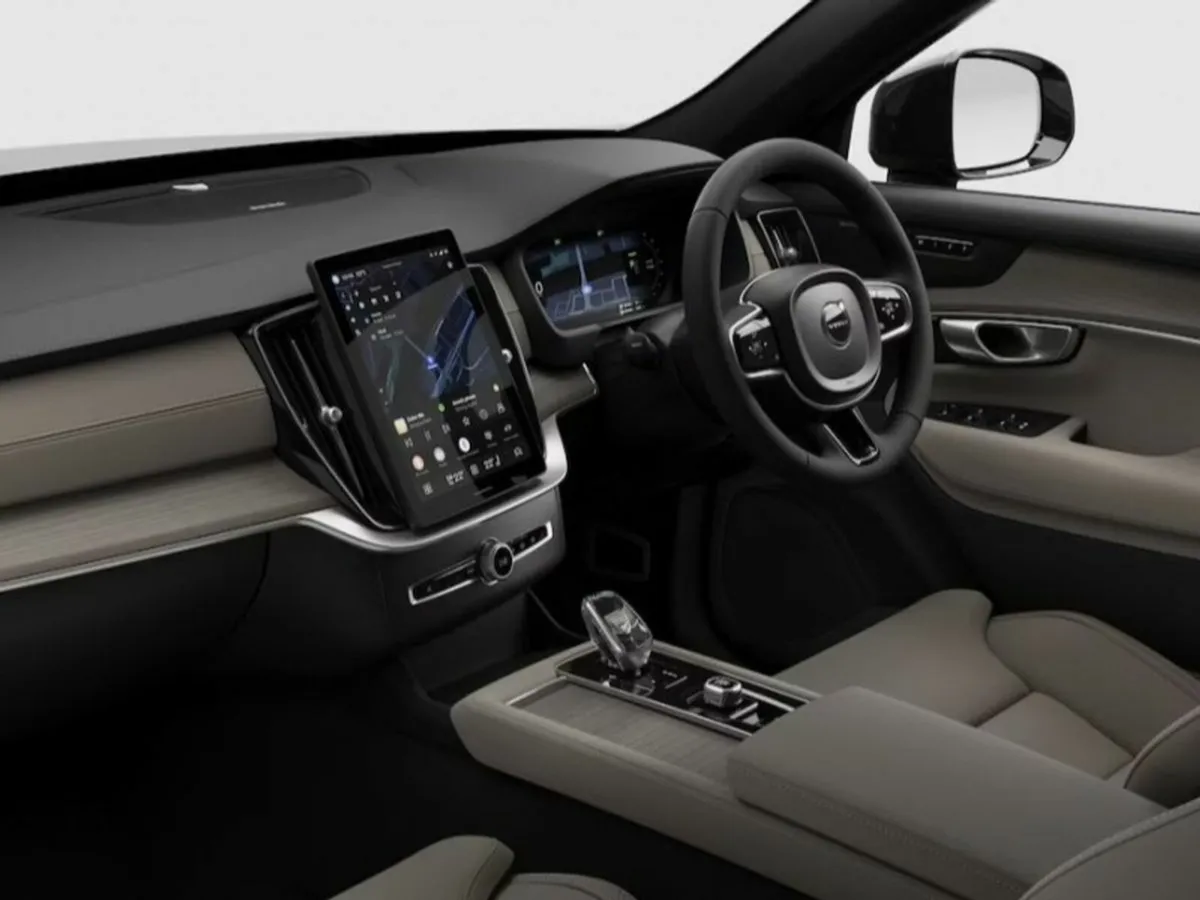 Volvo XC90 T8 PHEV Plus Dark - Image 4