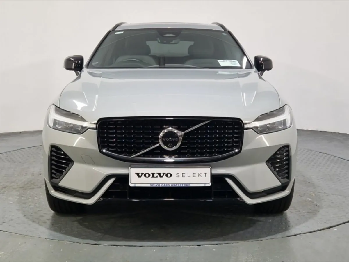 Volvo XC60 T6 PHEV Plus Dark - Image 3
