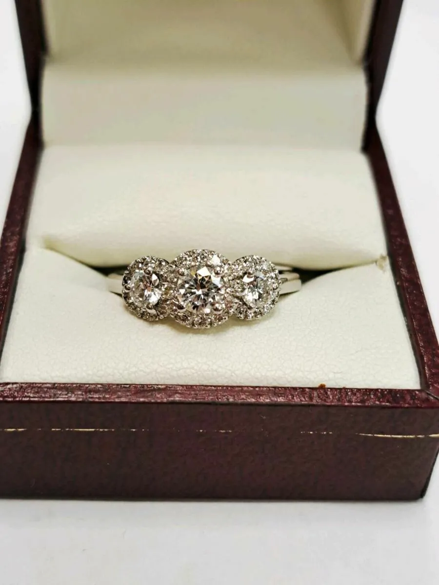 18K White Gold Diamond Ring 18CT - Image 1