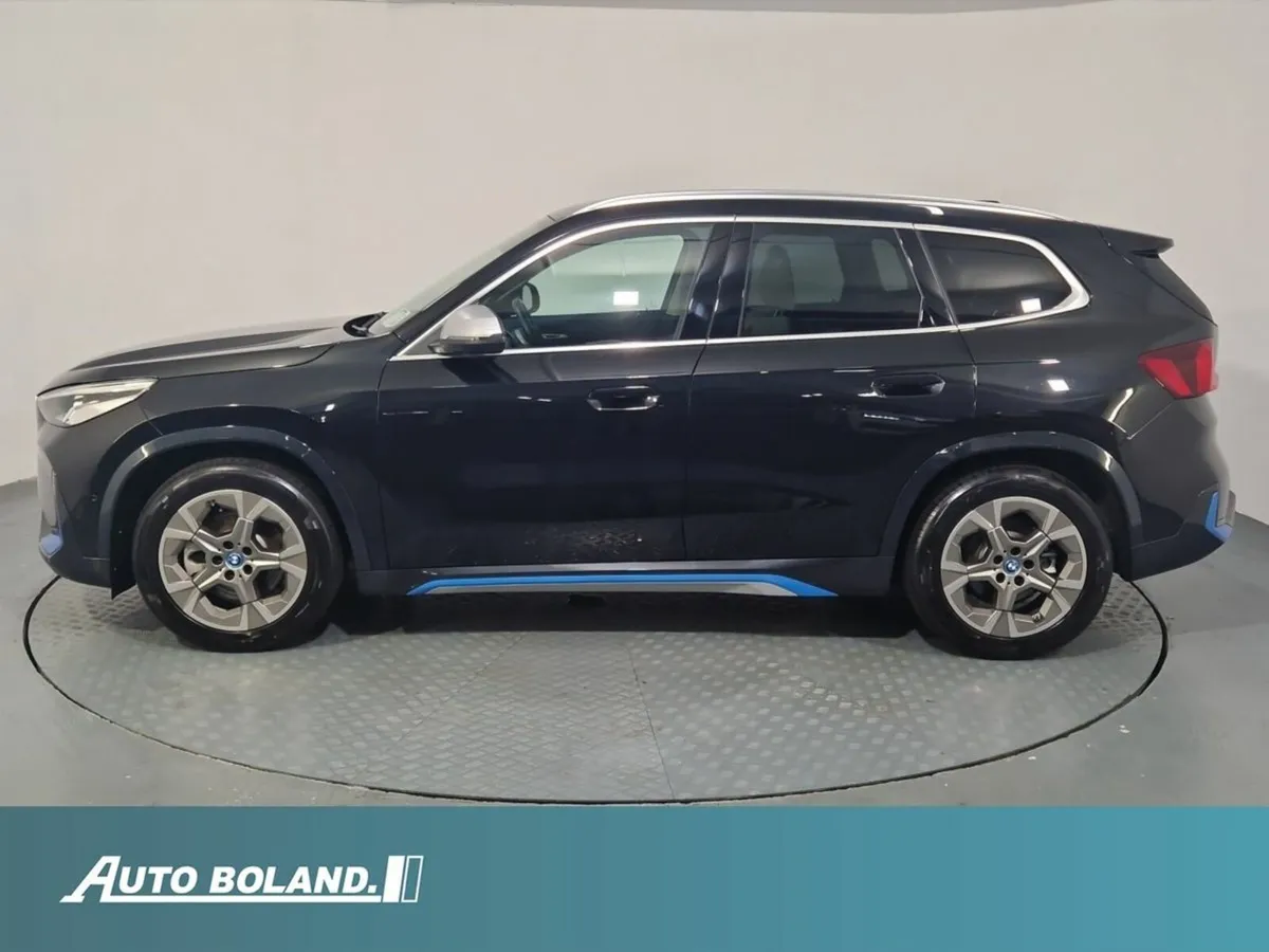 BMW iX1 xDrive30 xLine - Image 3