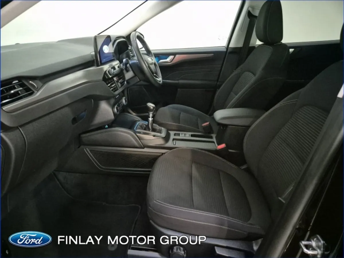 Ford Kuga Titanium 1.5td120 S6.2 M6 F 4D - Image 4