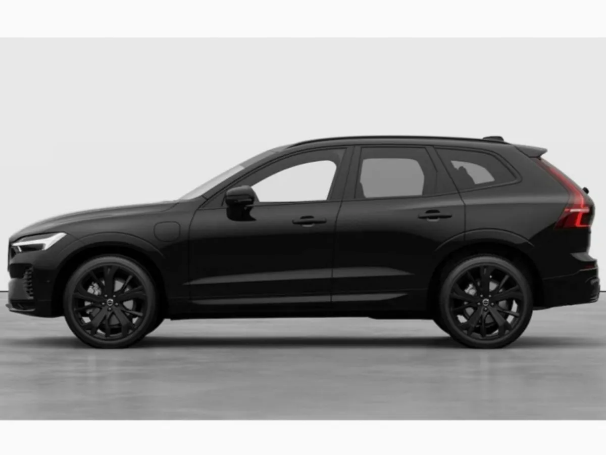 Volvo XC60 T6 PHEV Ultra Black Edition - Image 2