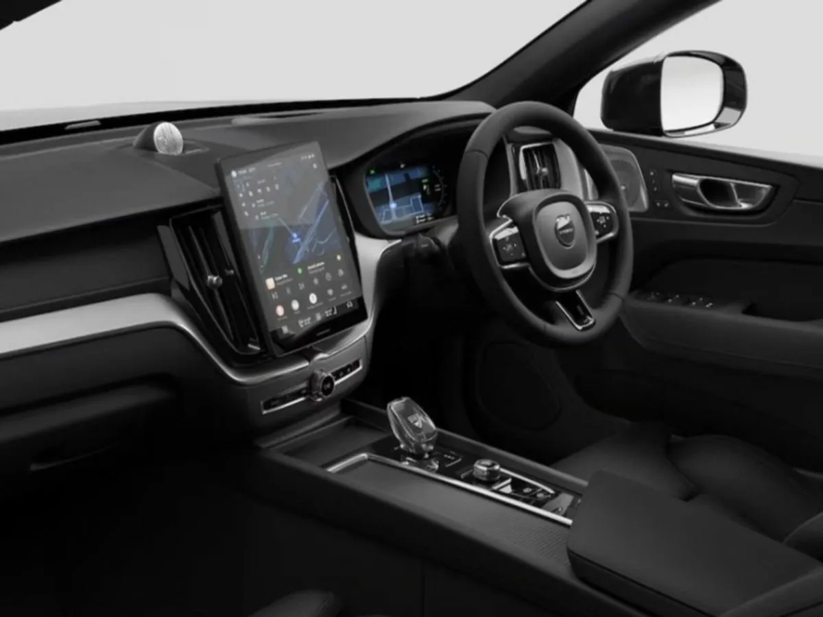 Volvo XC60 T6 PHEV Ultra Black Edition - Image 4