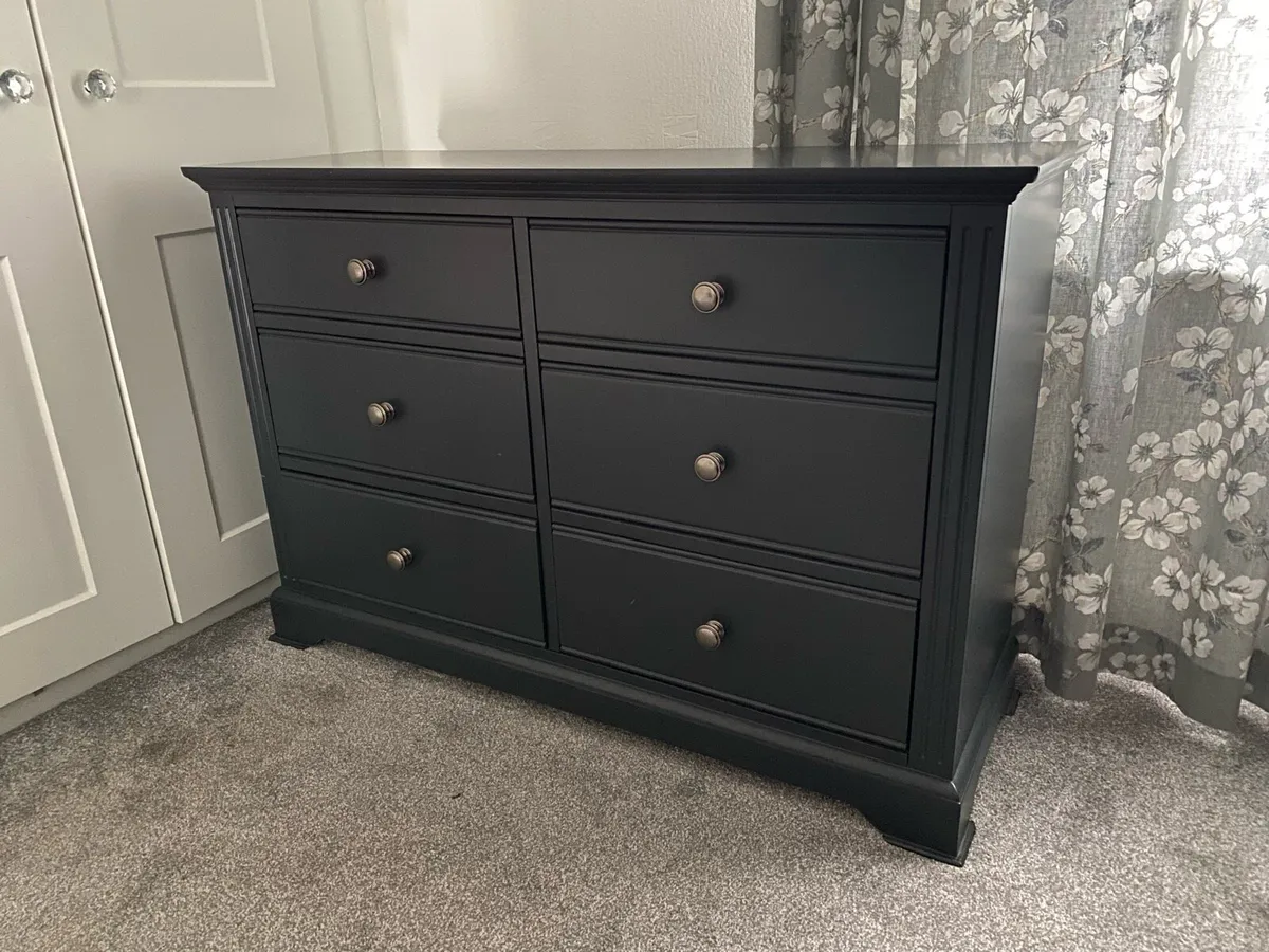 Chest of drawers - Image 1