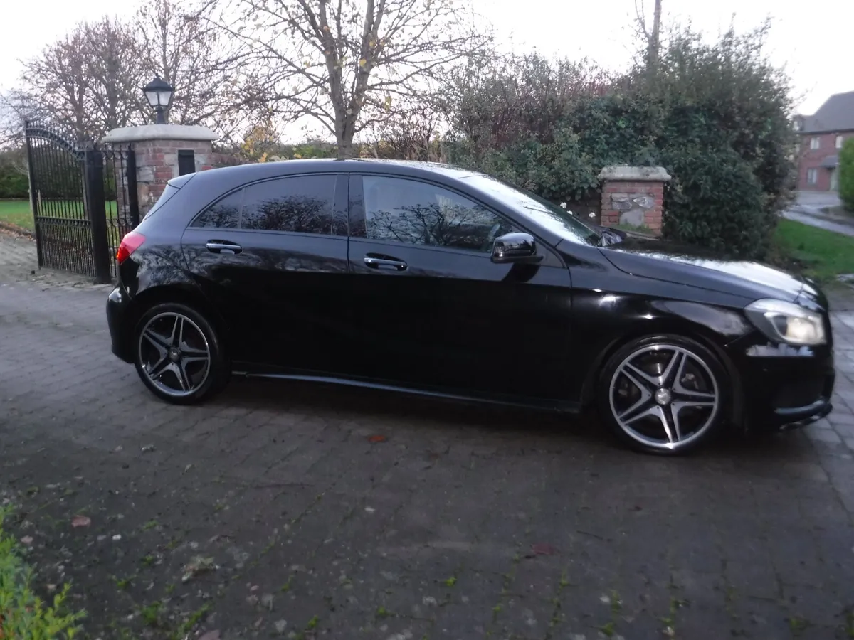MERCEDES A180 1.6 AUTO AMG NIGHT EDITION - Image 2