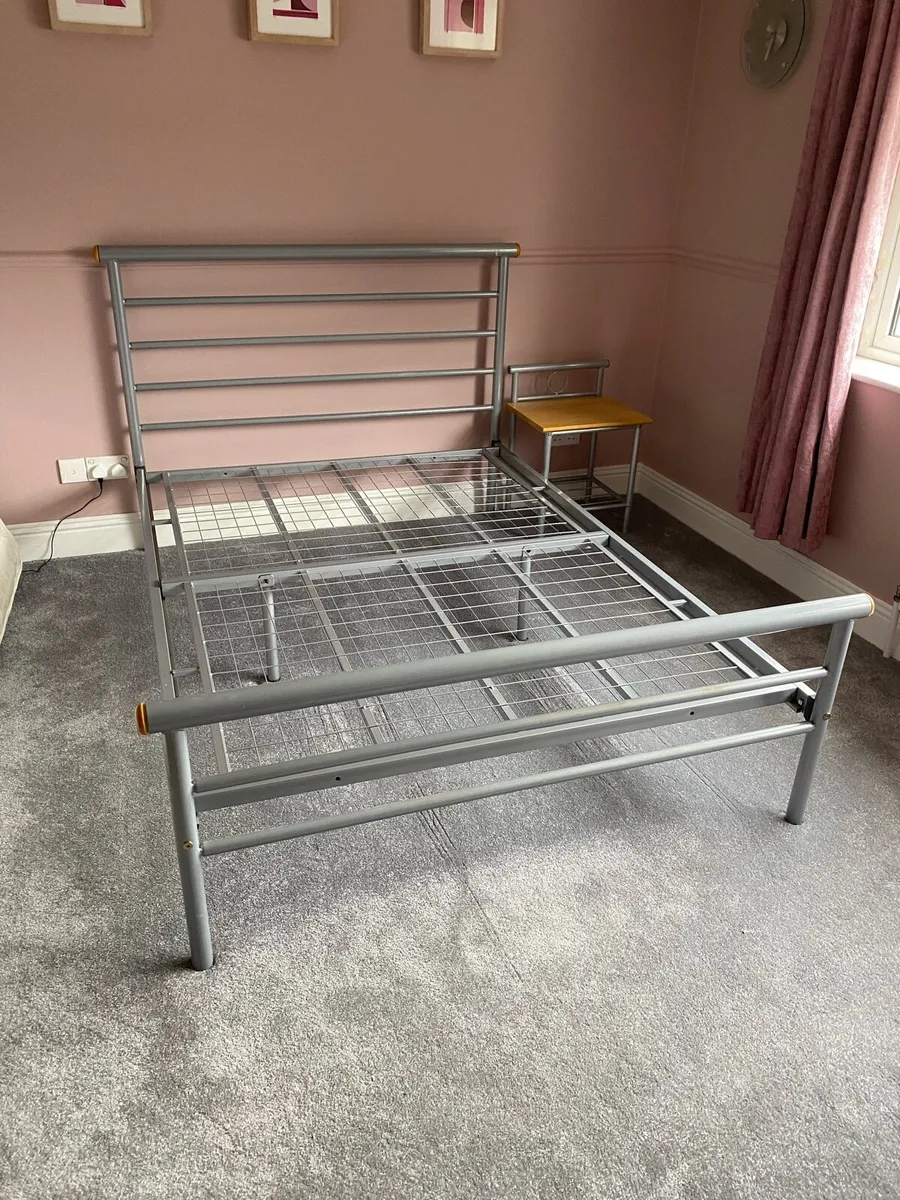 Double bed frame plus side locker - Image 2