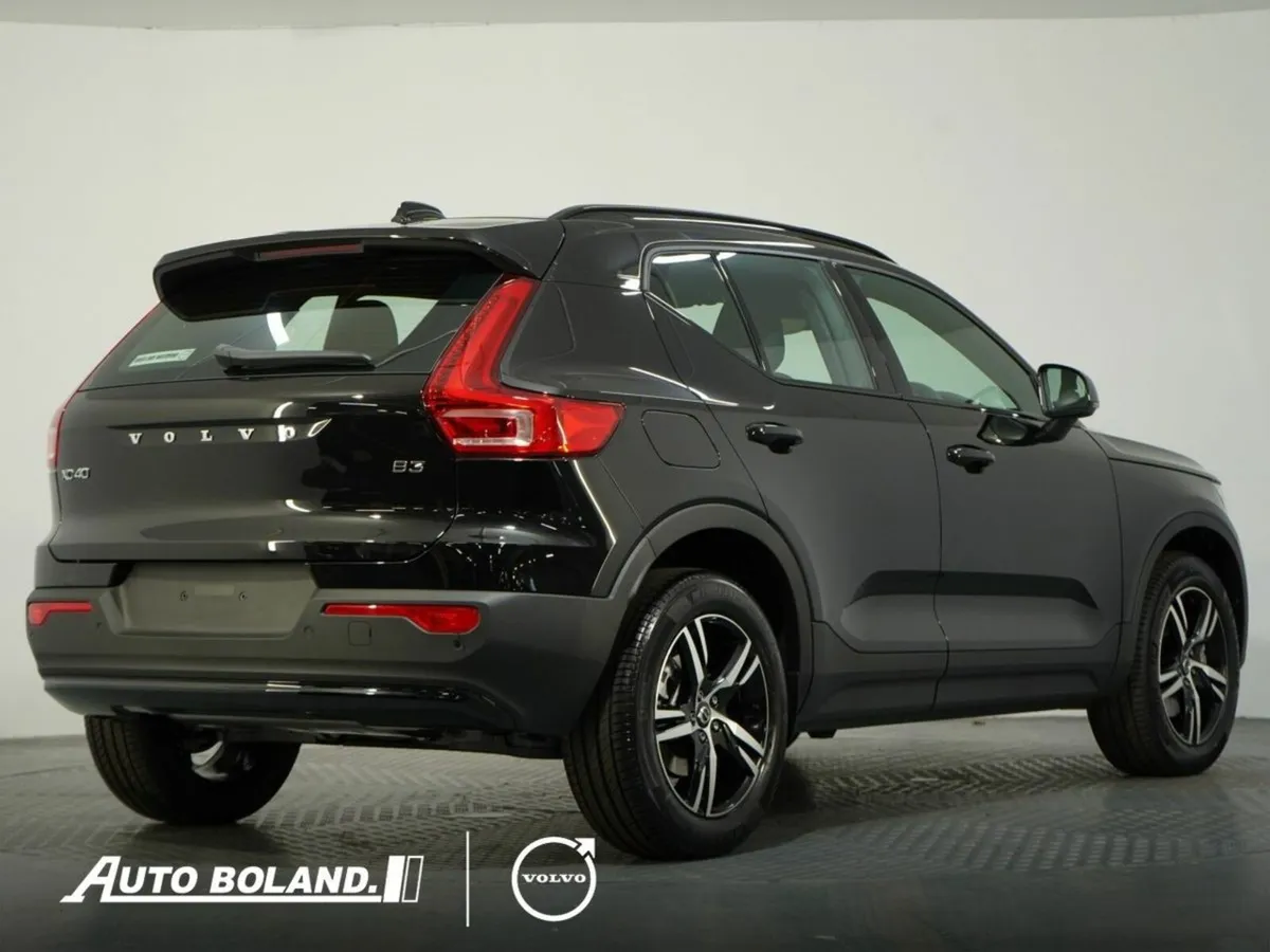 Volvo XC40 B3 Mild Hybrid - Image 2
