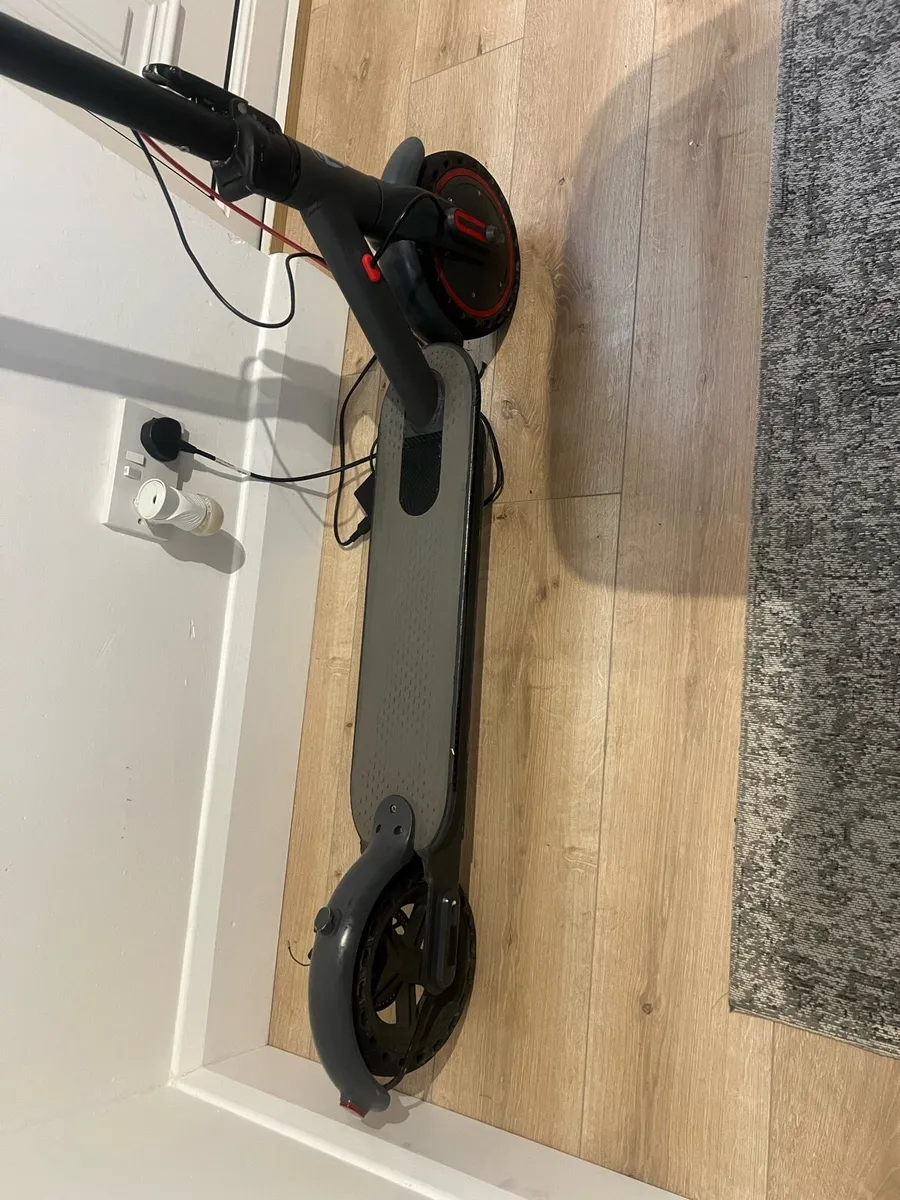 AOVOPRO Electric Scooter - Image 3
