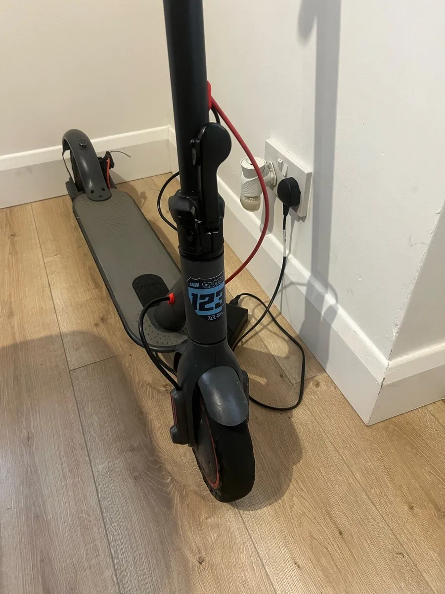 AOVOPRO Electric Scooter - Image 4