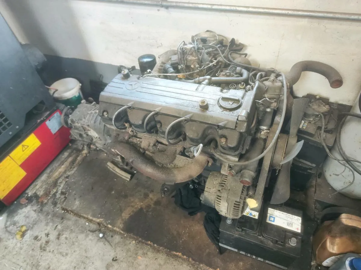 1993 Mercedes 190E 1.8 petrol engine and Gearbox - Image 1