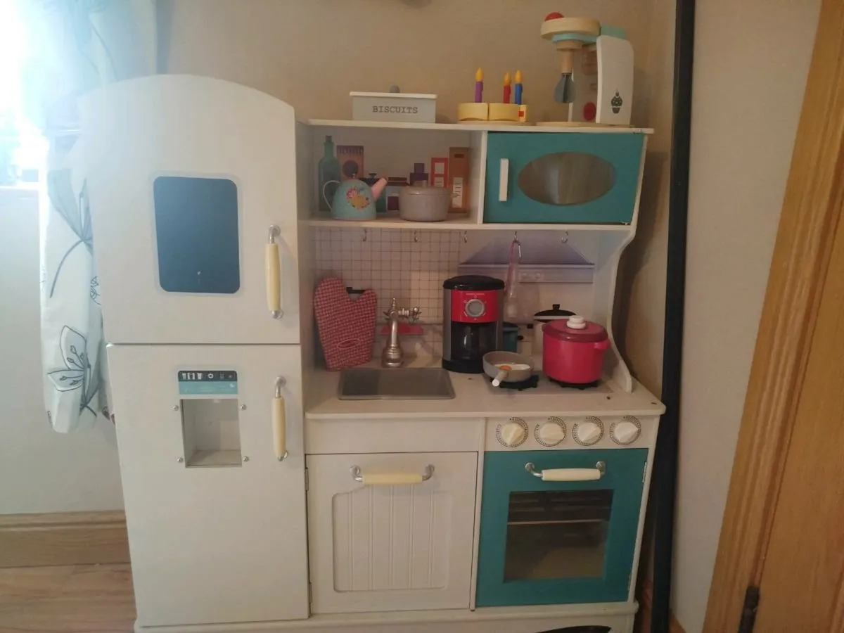Toy kitchen - Image 2