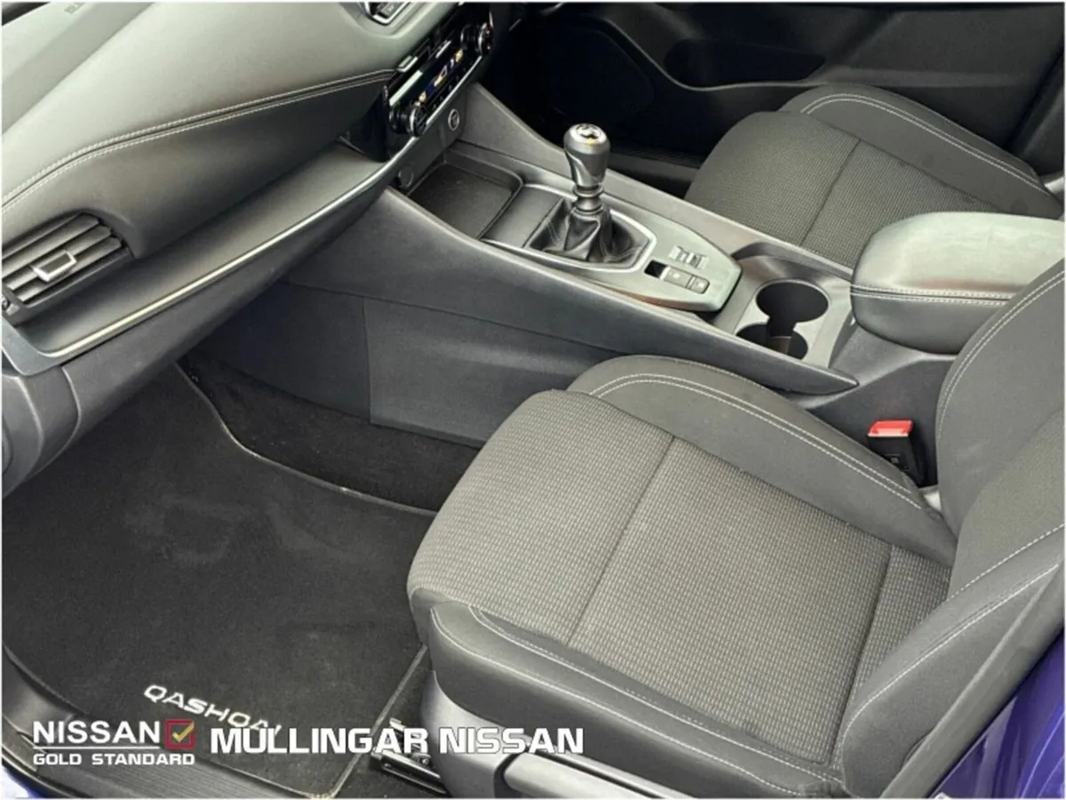 Nissan Qashqai 1.3SV M/Hybrid Petrol - Check out o - Image 4