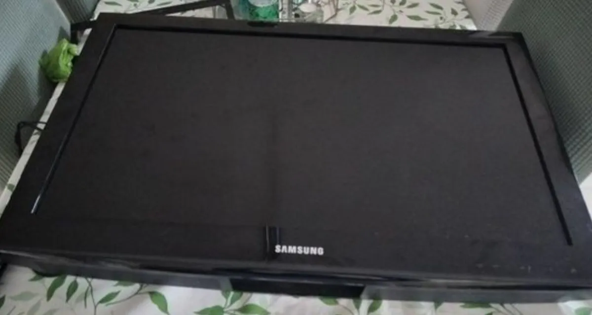 32inch Samsung Television - Image 1