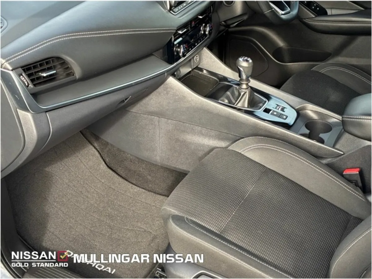 Nissan Qashqai 1.3SV M/Hybrid Petrol - Check out o - Image 4