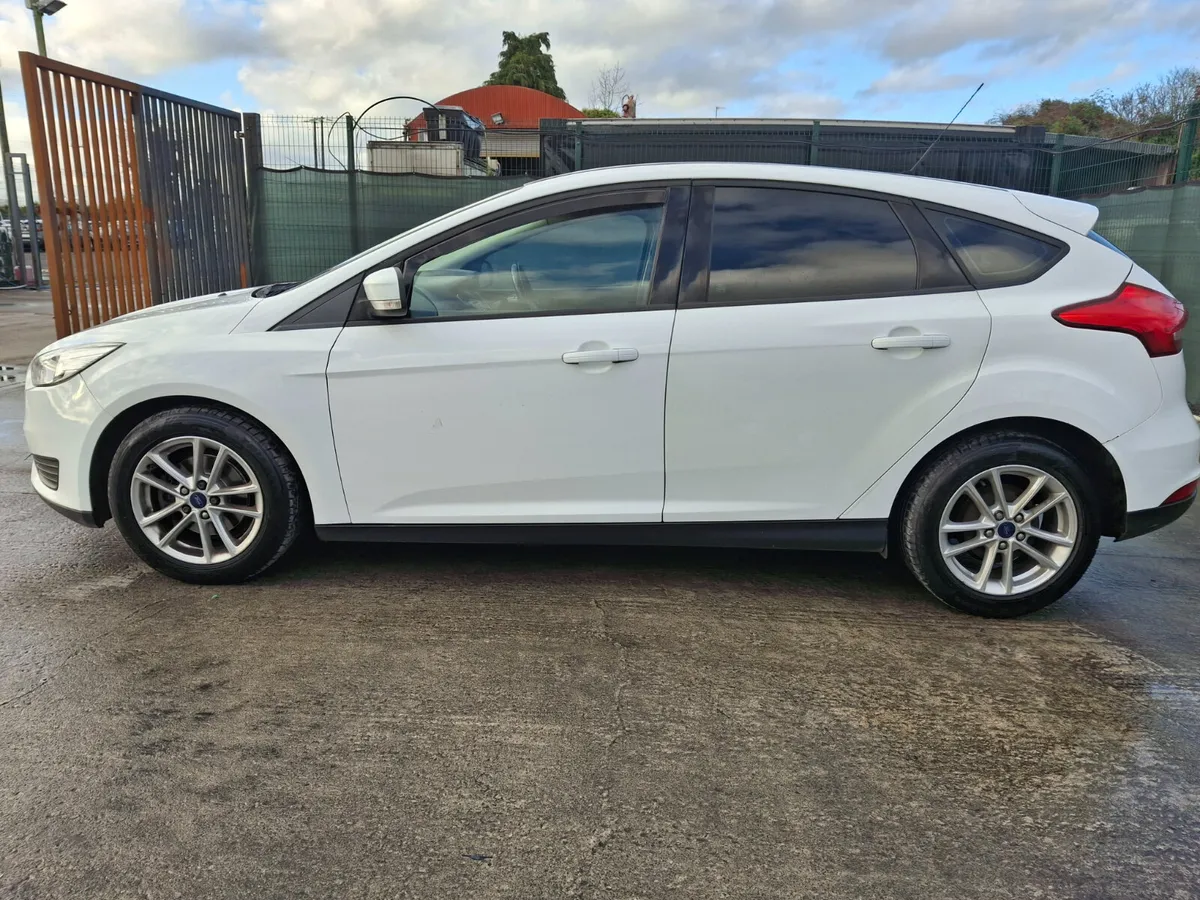 152 Ford Focus  Style  1.6 Diesel - Image 3