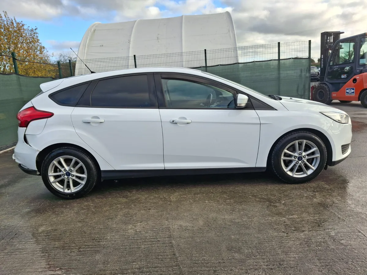 152 Ford Focus  Style  1.6 Diesel - Image 4