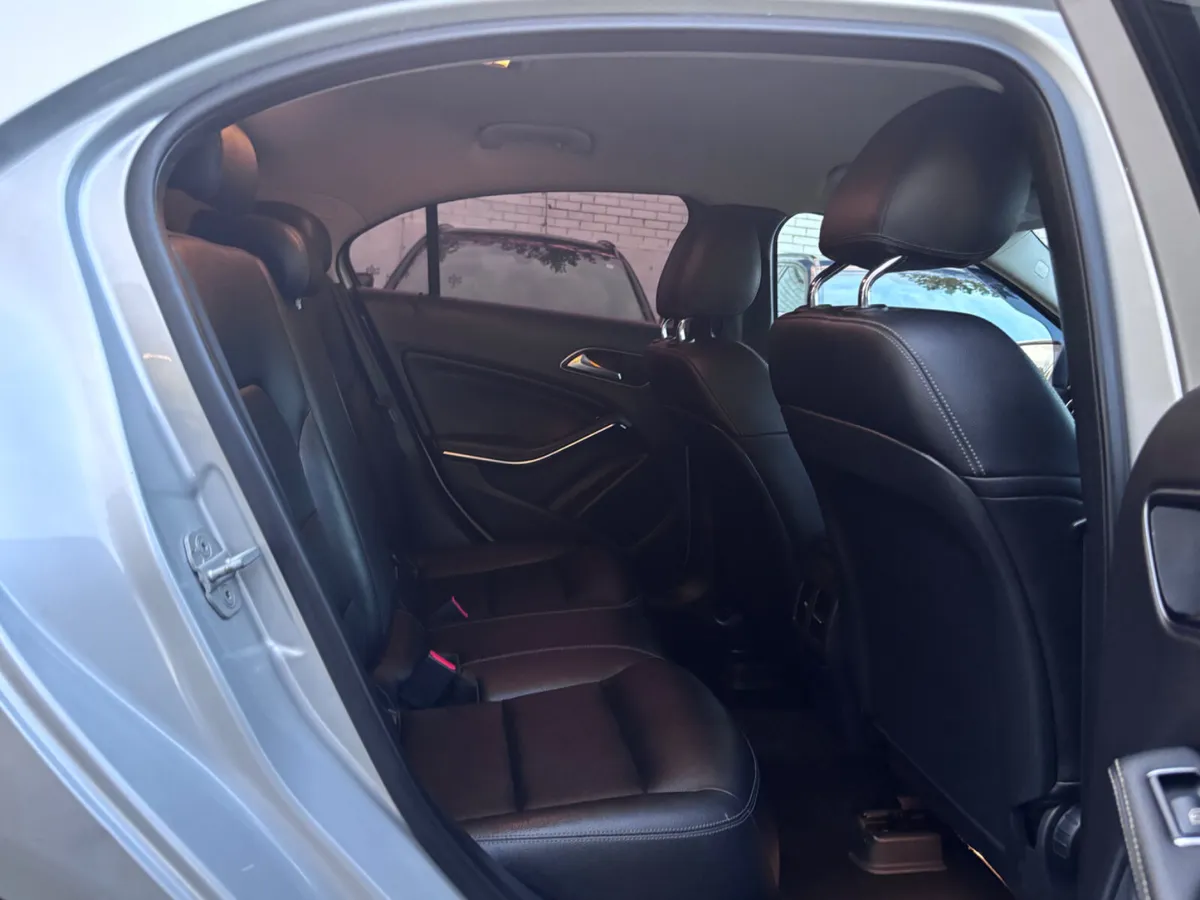 MERCEDES-BENZ A CLASS A180 D SPORT MANUAL DIESEL - Image 4