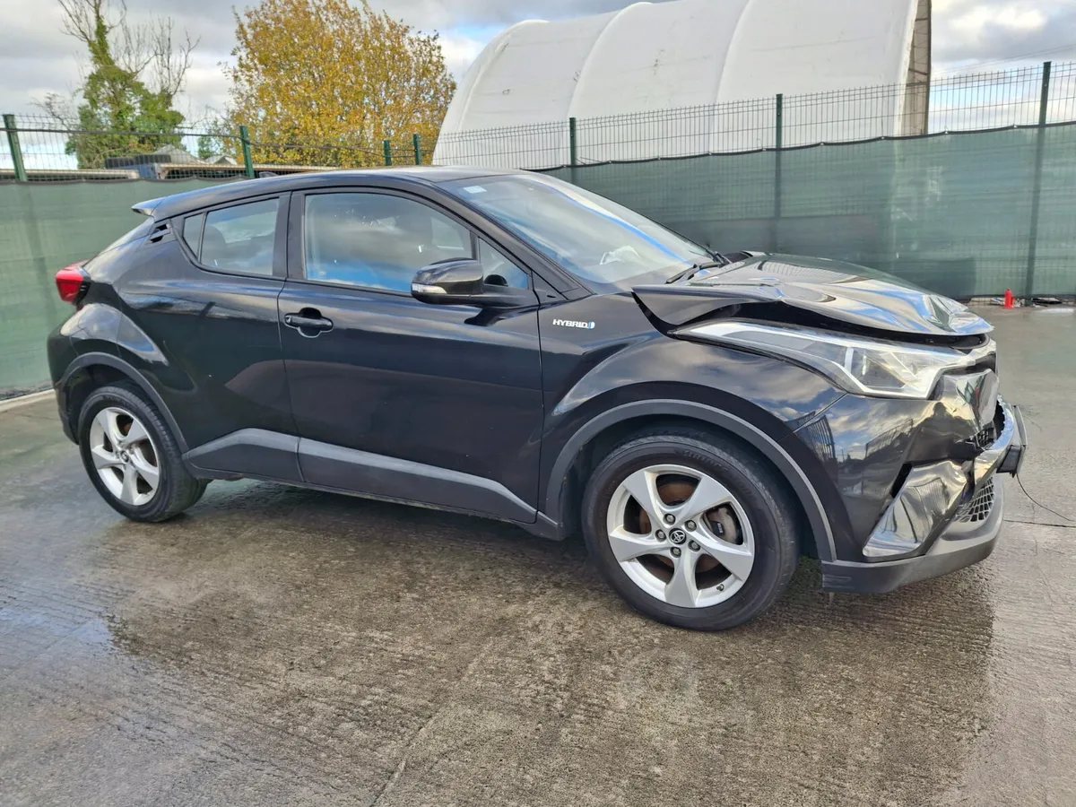 2018 Toyota CHR  Luna  Hybrid - Image 1