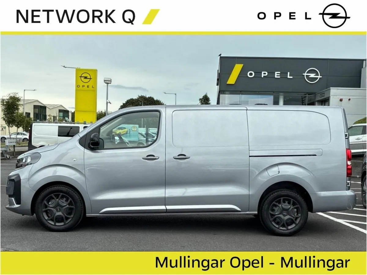 Opel Vivaro Sportive 1.5 L2 H1 120PS with Ply Lini - Image 3