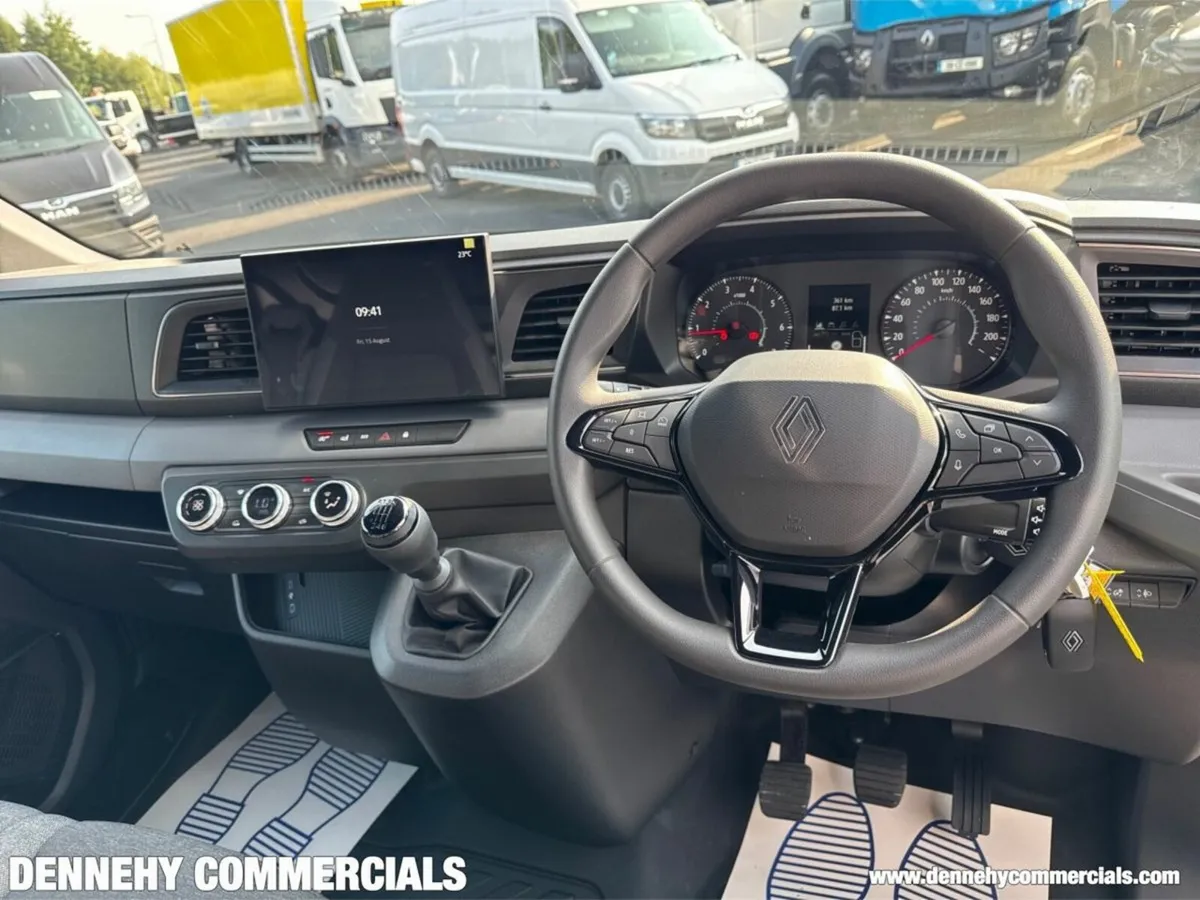 Renault Master 150 HP LoLoader - Image 4