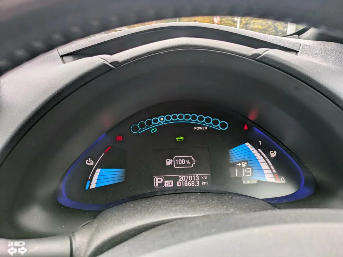 Nissan Leaf 24 KW Tekna - Image 4