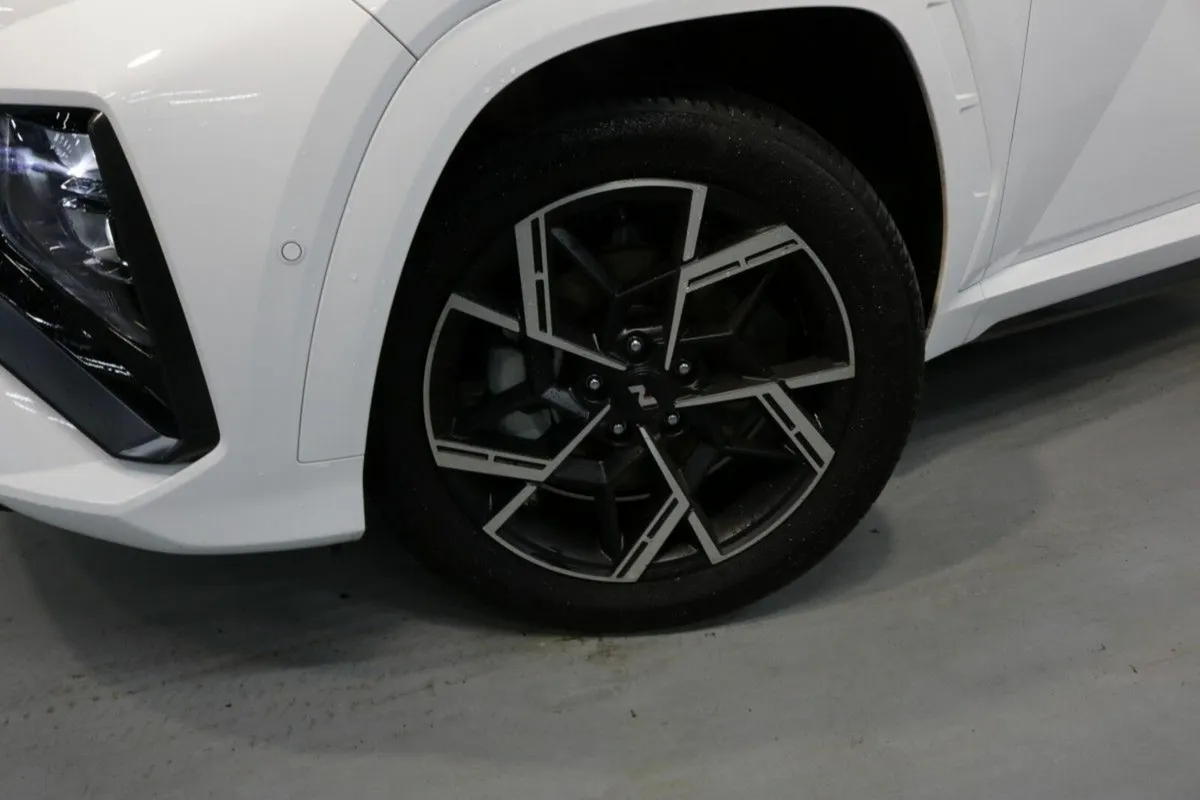 Hyundai Tucson N LINE EX DEMO PLUG IN HYBRID 1.6L - Image 3