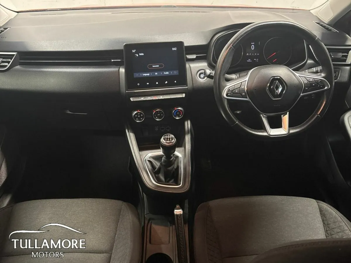 Renault Clio Iconic TCe 100 MY19 - Image 2