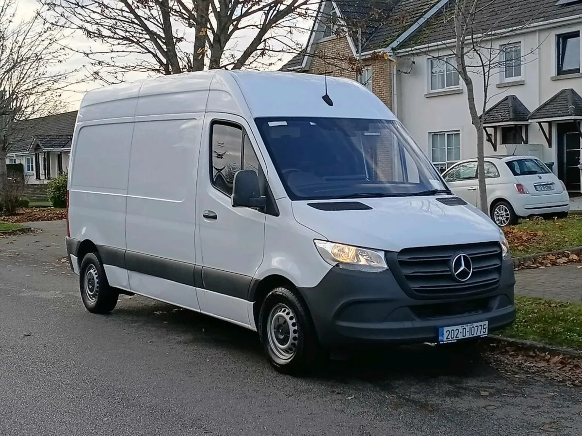 202 Mercedes Sprinter MWB HR 211CDI 140PS Low Kms - Image 1