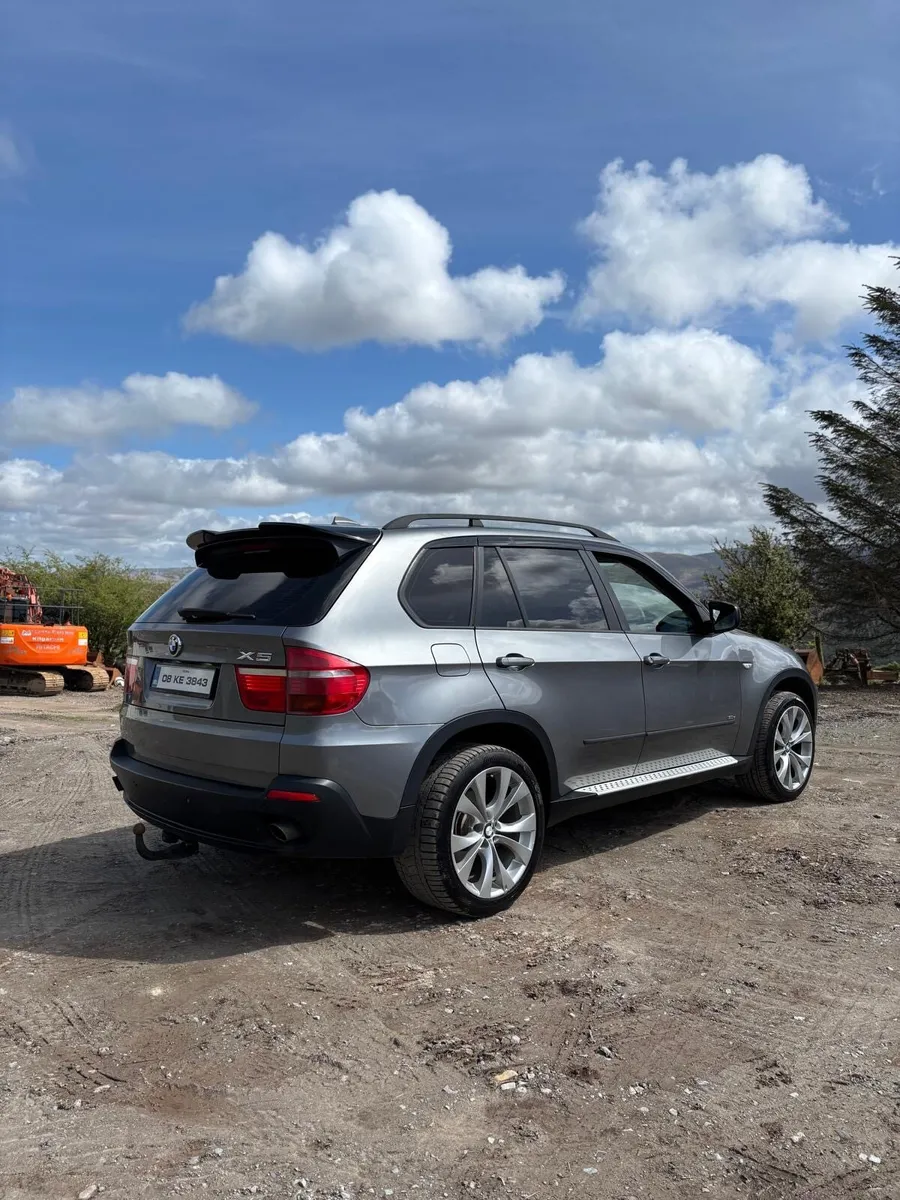 **BMW X5** - Image 2