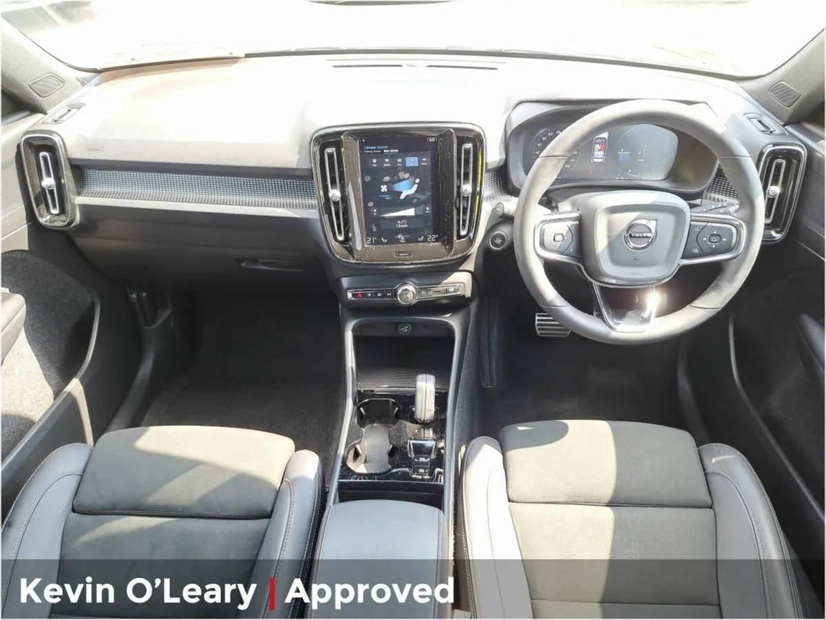 Volvo XC40 T5 Recharge R-Design Pro PHEV - Image 2