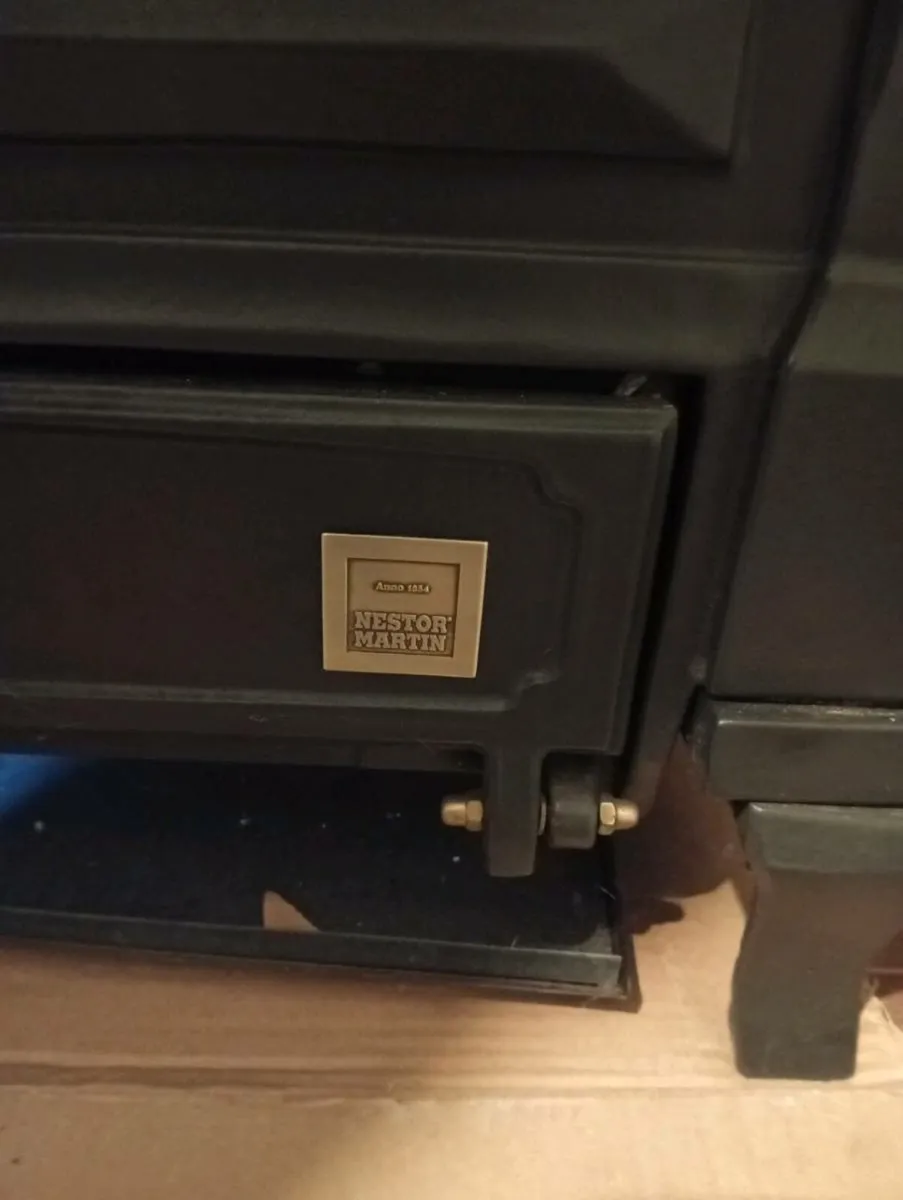 Oil Stove with back burner - Image 3