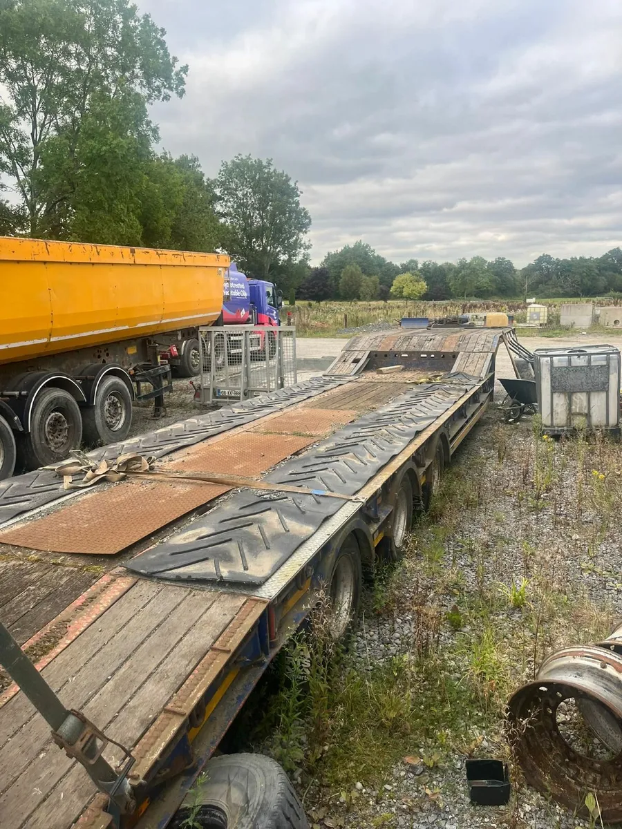 Low loader - Image 2