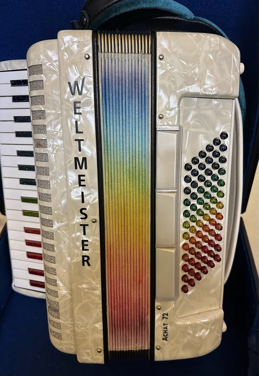 Weltmeister Accordion - Image 4