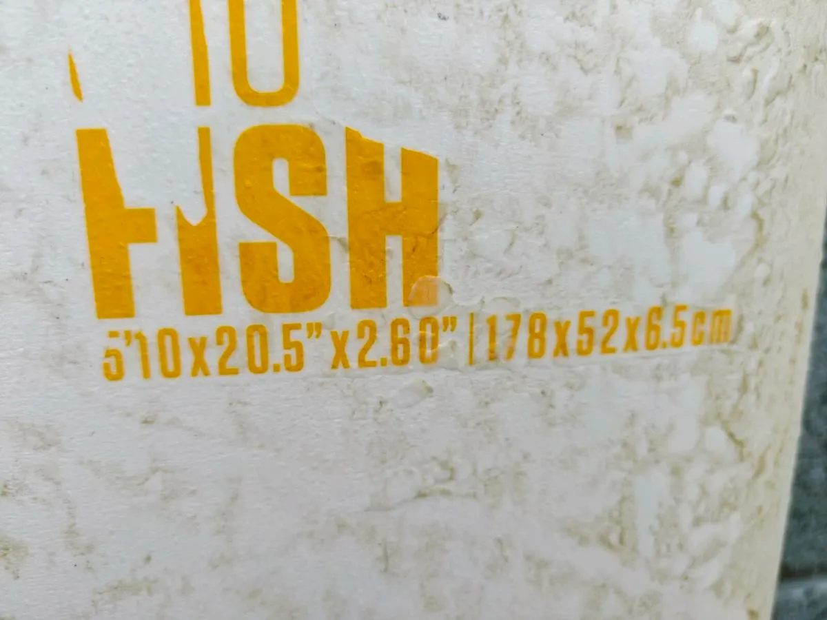 Surfboard 5ft 10 - Image 4