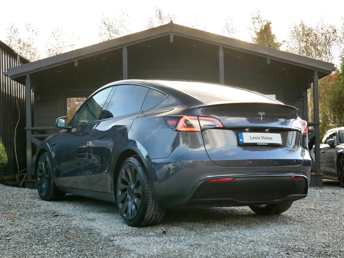 2023 Tesla Model Y Dual Motor Performance - Image 4