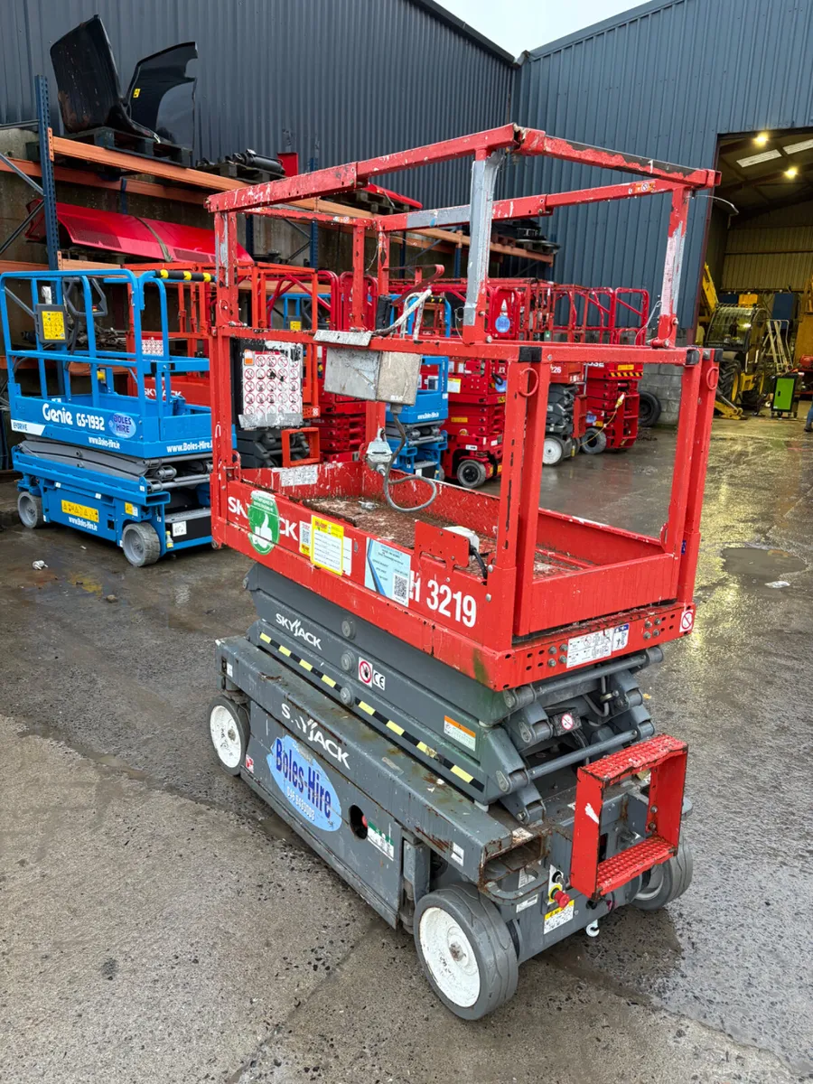 2020 Skyjack 3219 - Image 2