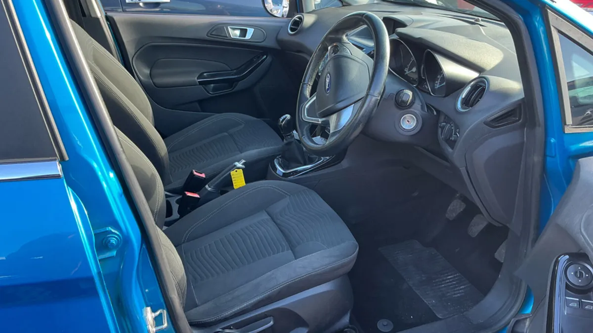 2015 Ford Fiesta 1.0 Petrol Zetec - Image 4