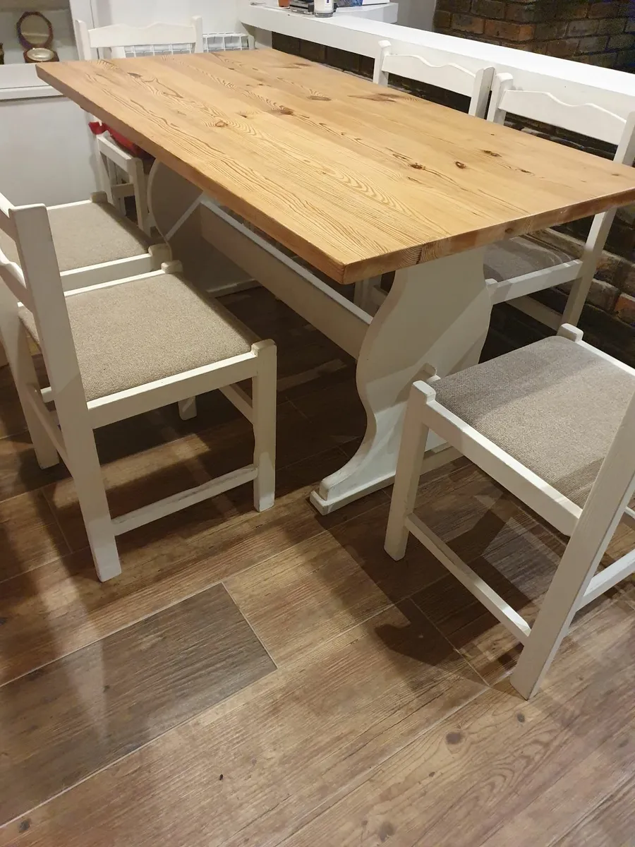 Table  and chairs - Image 2
